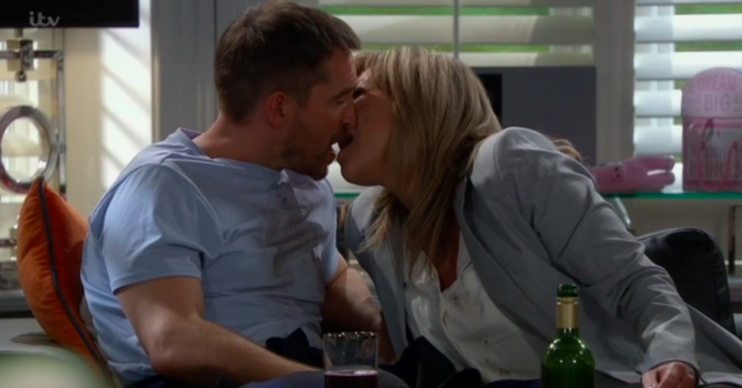 Emmerdale fans sickened as Kim kisses Pete