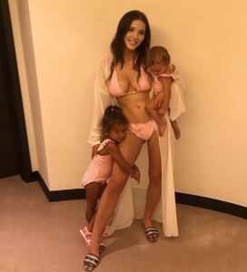 Helen and her girls