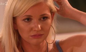 Amy and Curtis talk in Love Island