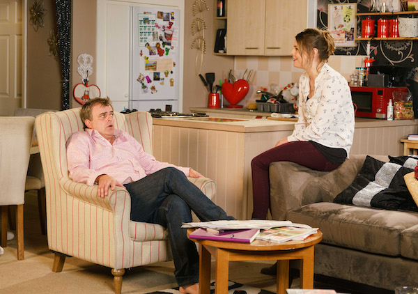 Tracy cheats on Steve in Coronation Street 