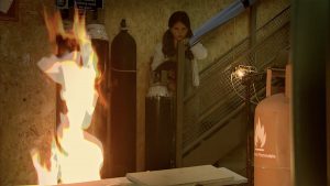 Fiz thinks Hope started the fire in the factory Coronation Street
