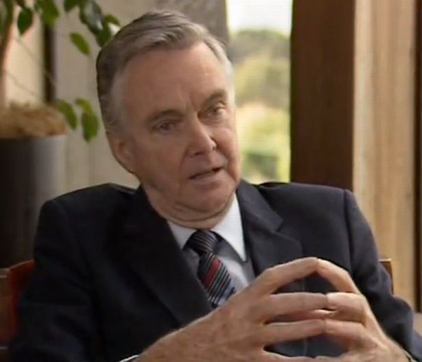Kylie Minogue among Neighbour stars paying tribute as soap icon dies