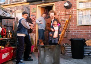 A fire is started in Fiz and Tyrone's back garden Coronation Street