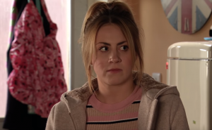 Jade is out to get Fiz (Credit: ITV)
