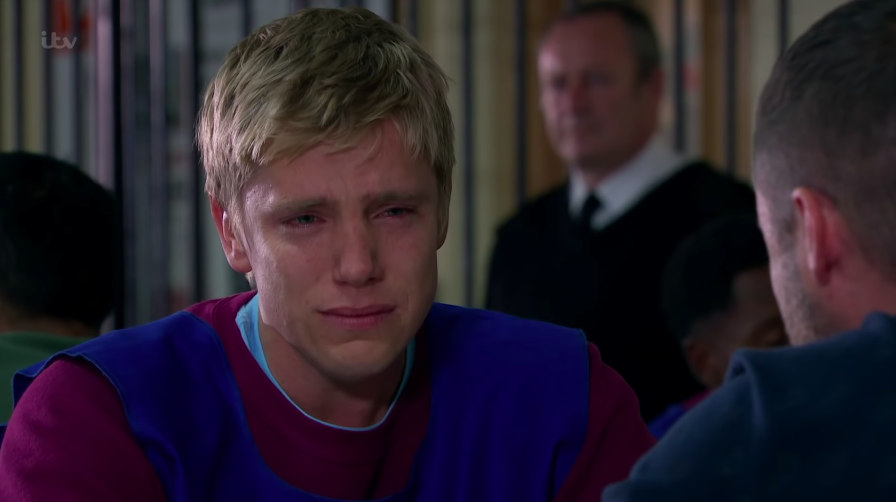 Emmerdale fans broken as Robert Sugden secretly dumps Aaron in final scenes