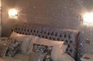Glitter paint