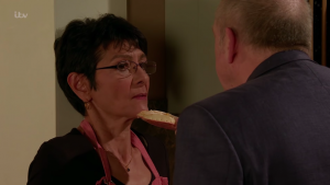 Coronation Street fans sickened as Geoff tries to force Yasmeen to eat a crab shell