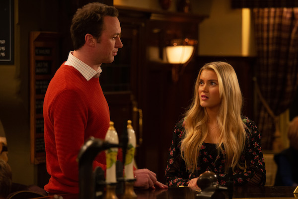 How will Leanna react to her dad's news? (Credit: ITV)