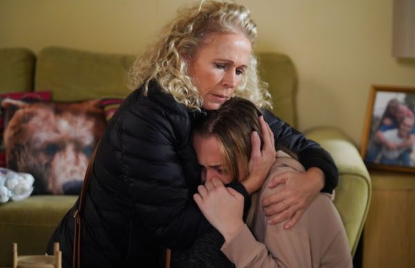 Lisa hugs daughter Louise (Credit: BBC)