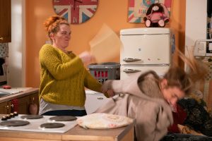 Fiz got her own back on Jade with a chopping board (Credit: ITV)
