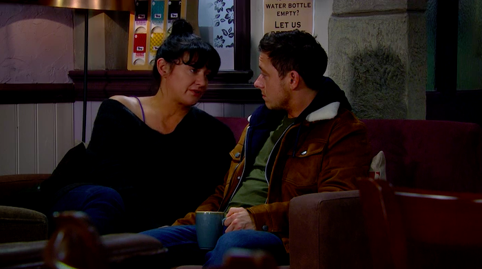 Emmerdale fans spot Moira's massive mistake as she leaves the village 