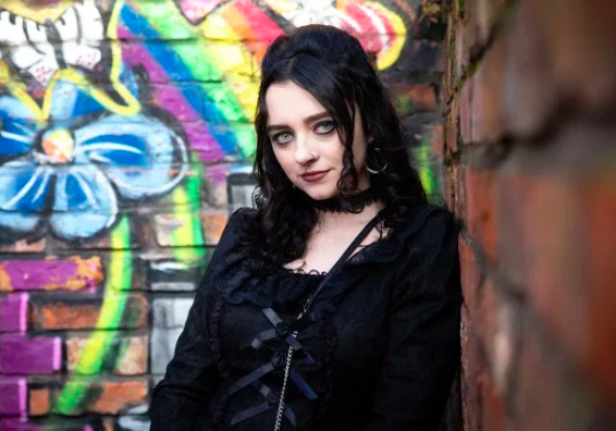 Roy's niece Nina Coronation Street