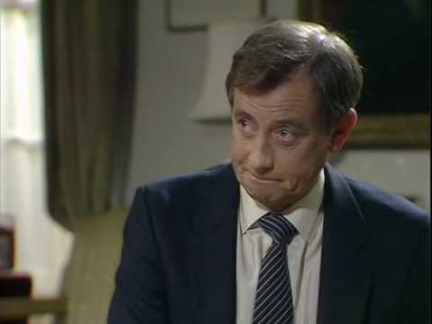 Derek Fowlds