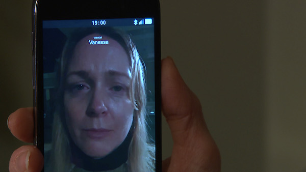 Pierce holds Vanessa hostage in Emmerdale 