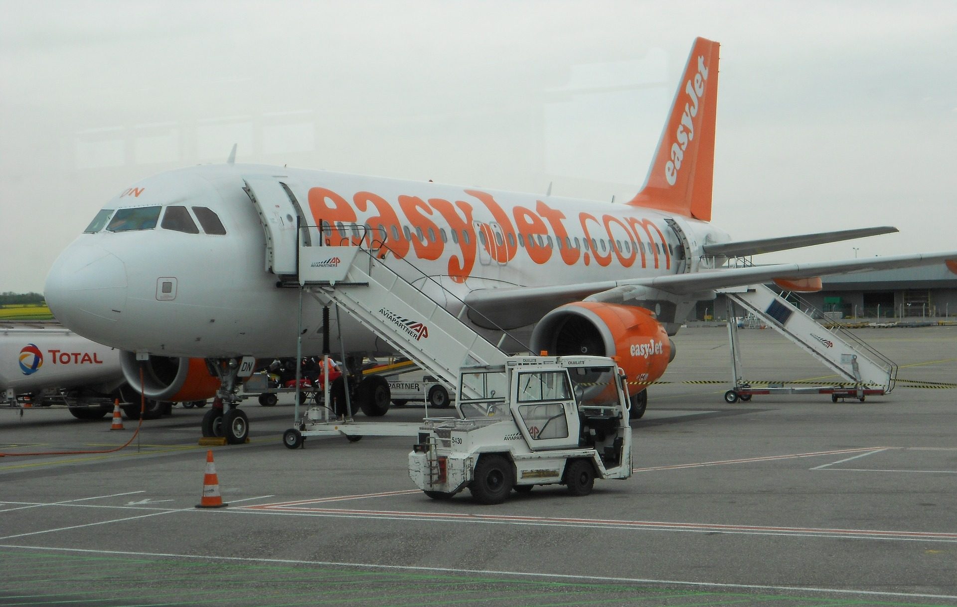 easyJet plane