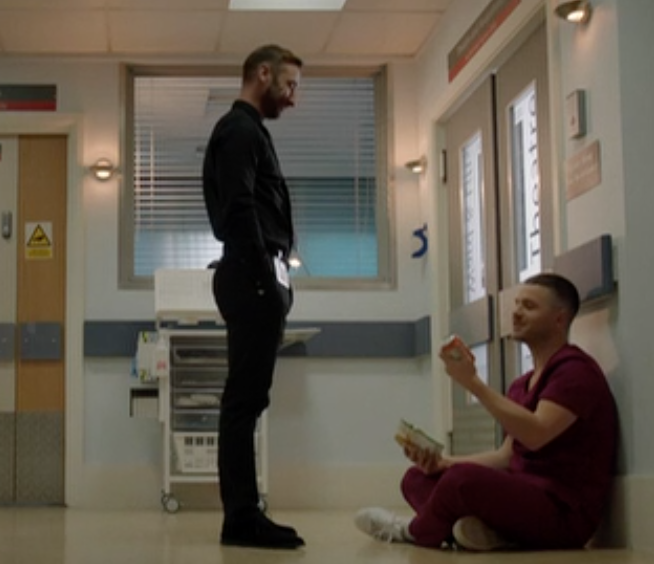 holby city dominic ben kiss romance