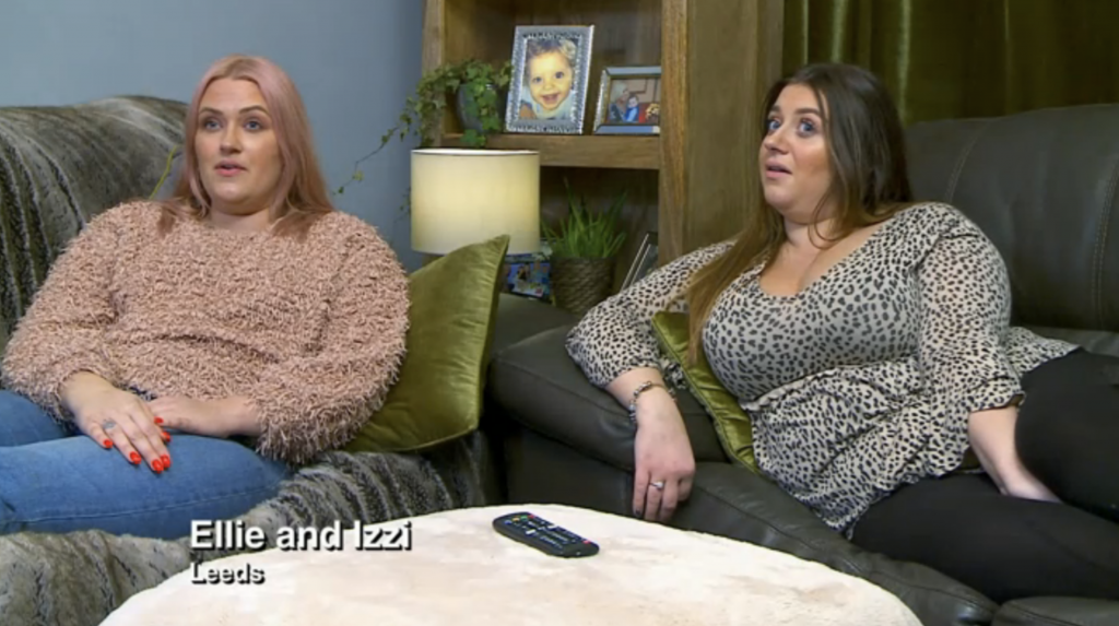 Ellie and Izzi Warner on the sofa on Gogglebox