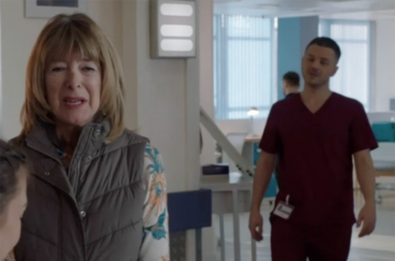 holby city dominic ben kiss romance