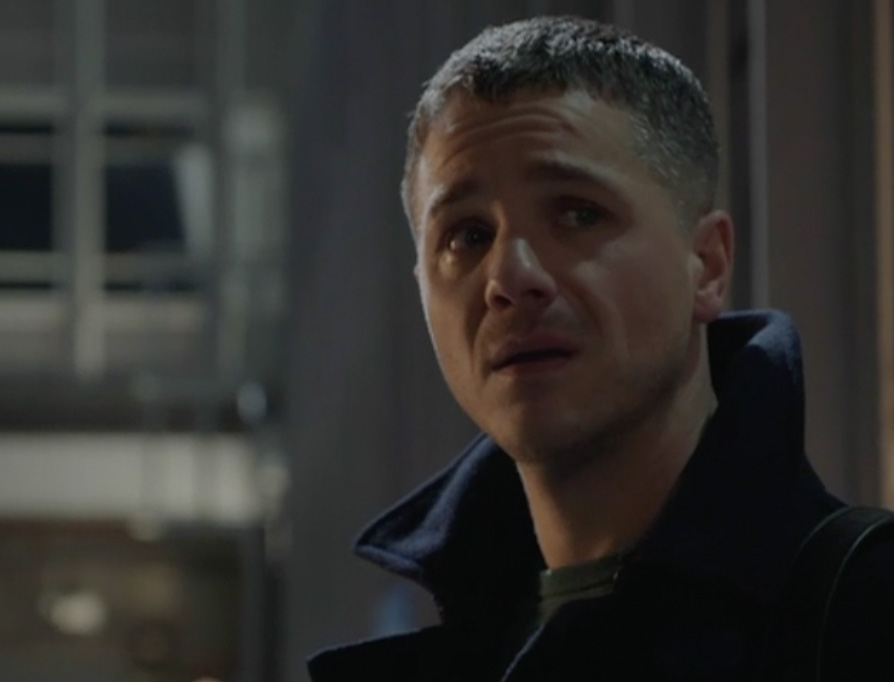 holby city dominic ben kiss romance
