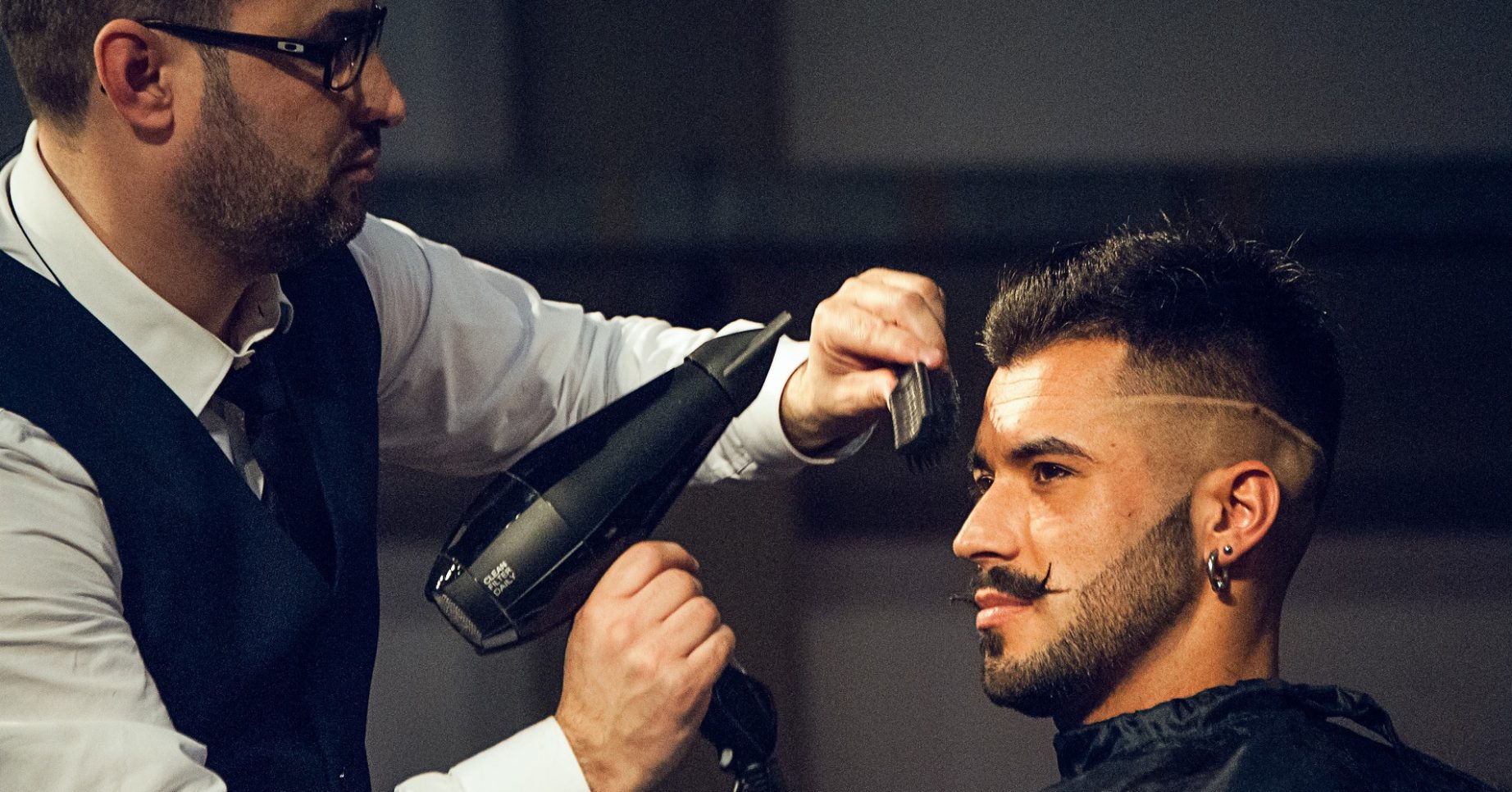 how to cut men's hair at home