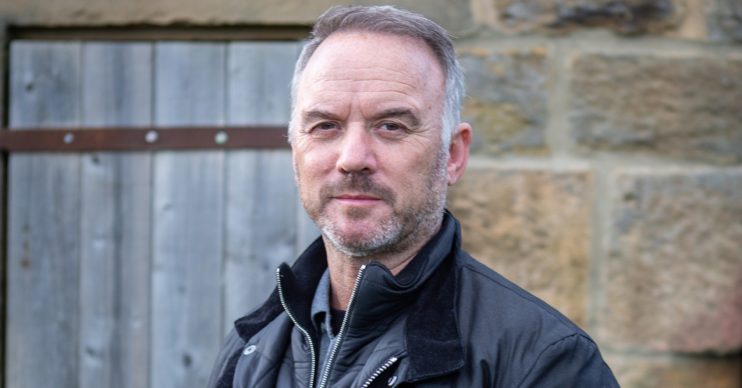 Emmerdale SPOPILERs Malone dug up
