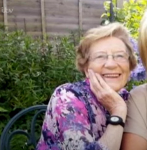 Ruth Langsford mum