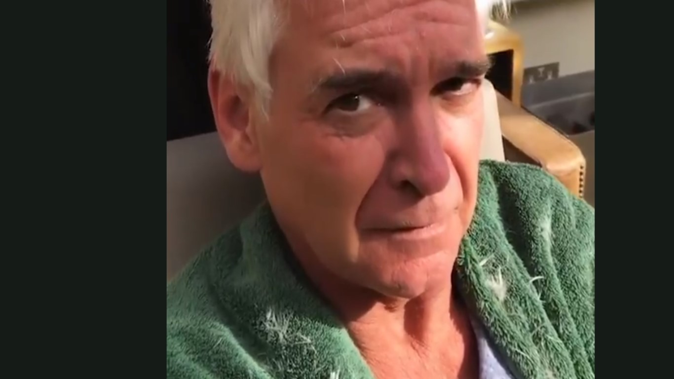 Phillip Schofield looks nervous as the haircut begins (Credit: Phillip Schofield/Instagram)
