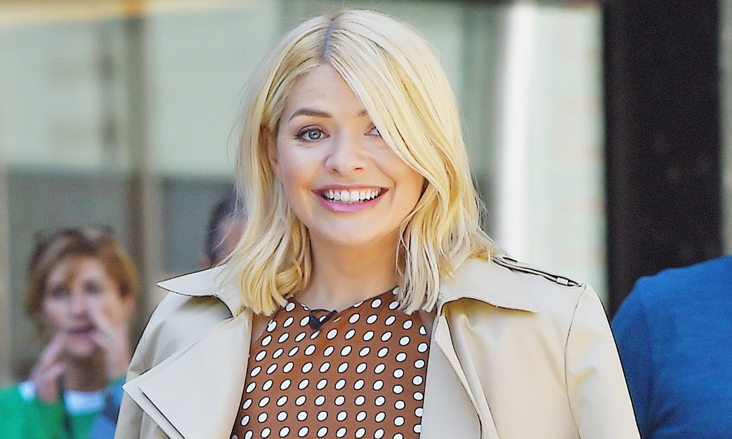 Holly Willoughby hair