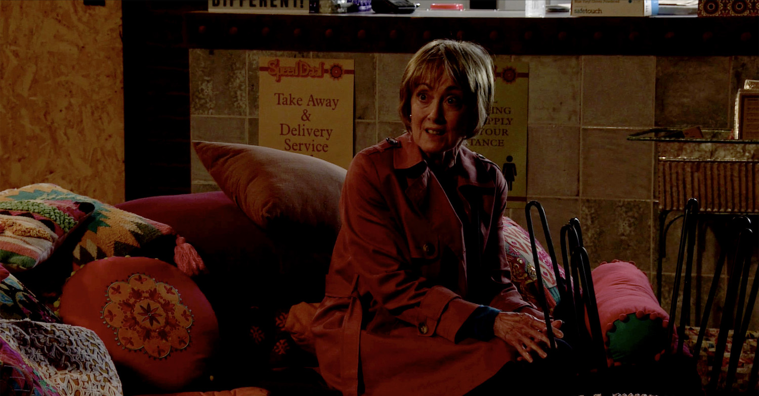 Coronation Street Elaine to give evidence for Yasmeen ITV