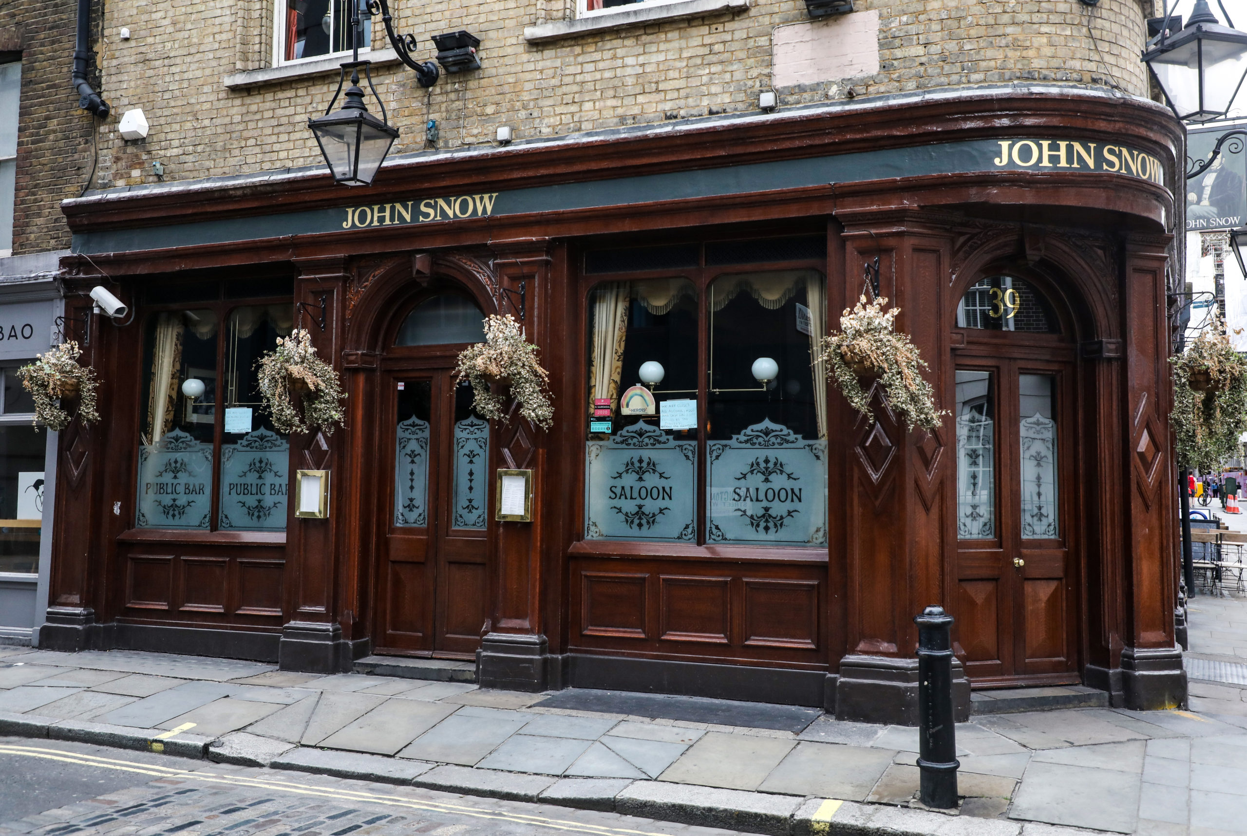 Pubs like this one in London can now open to the public again (Credit: Splash News)