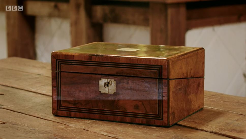 the repair shop writing box