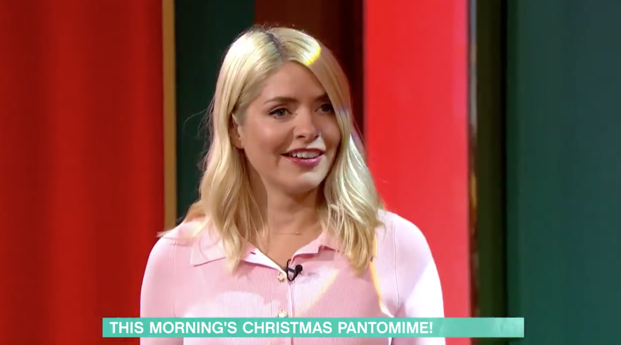 holly Willoughby legs