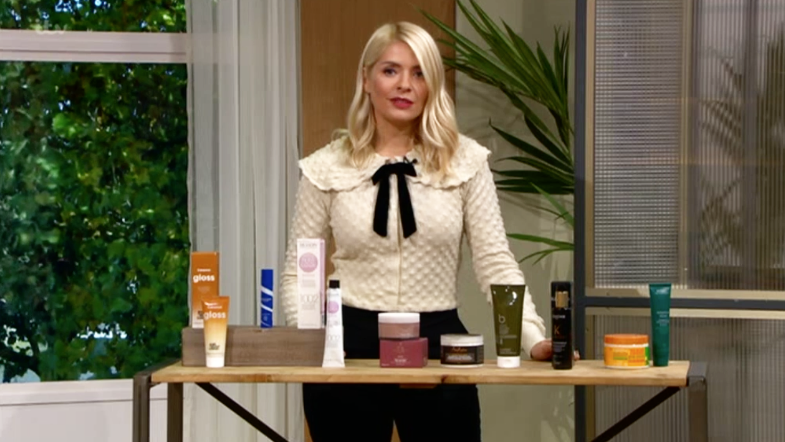 holly Willoughby style