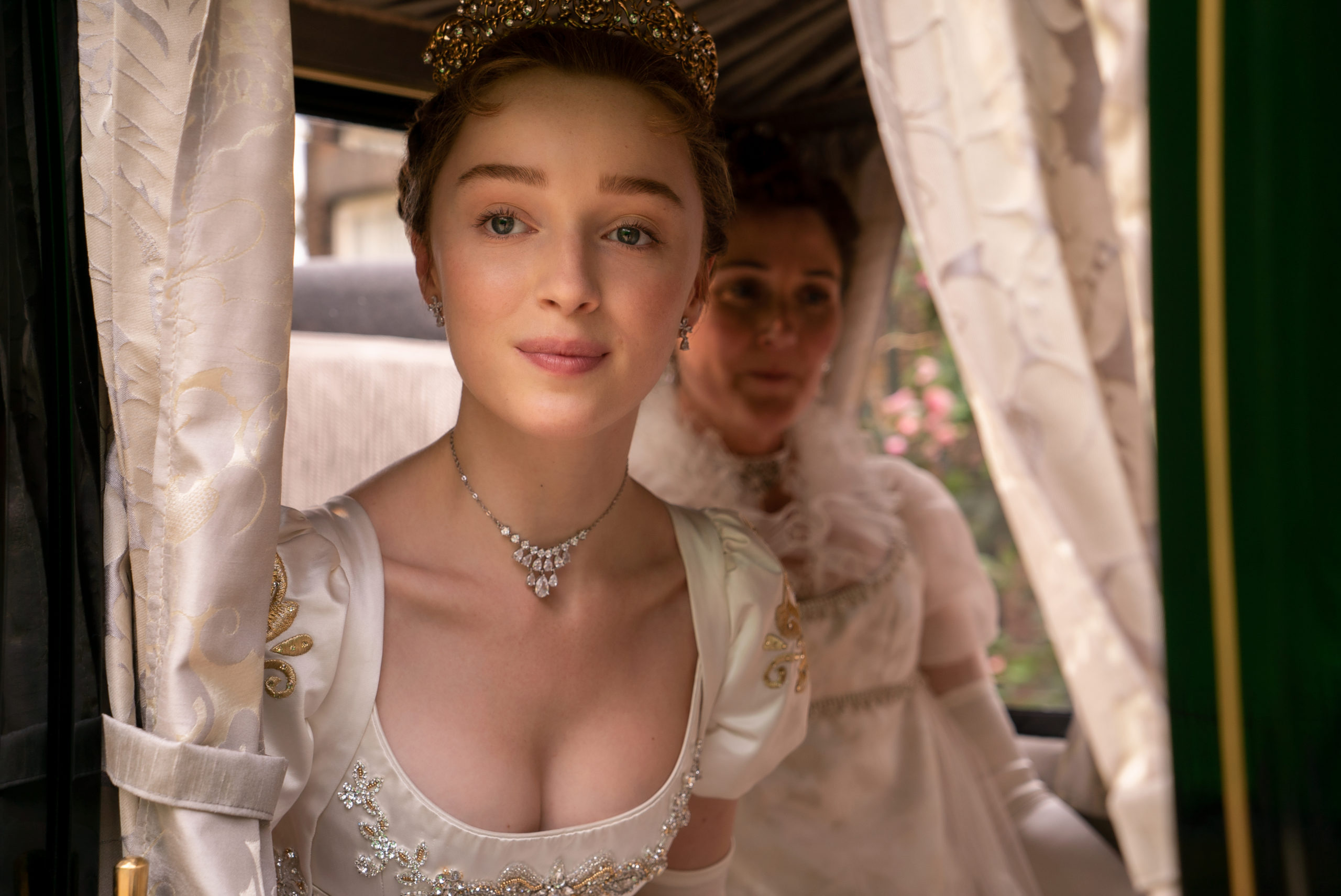 phoebe dynevor in Bridgerton