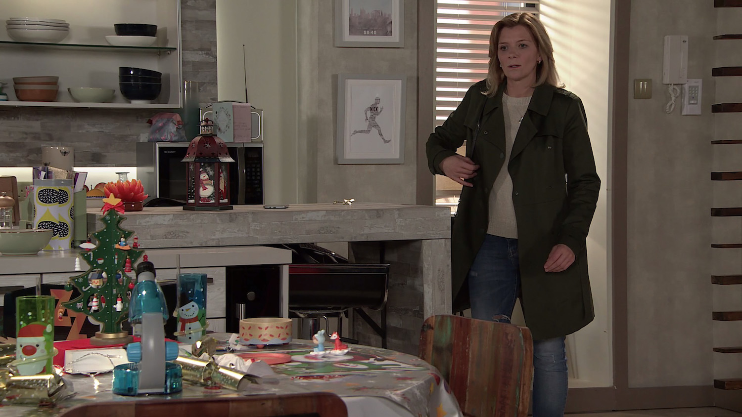 Leanne suggests to Nick he should live with Sam in Coronation Street