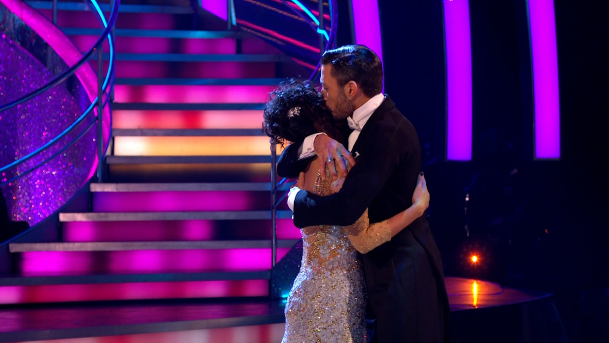 Giovanni kissing ranvir