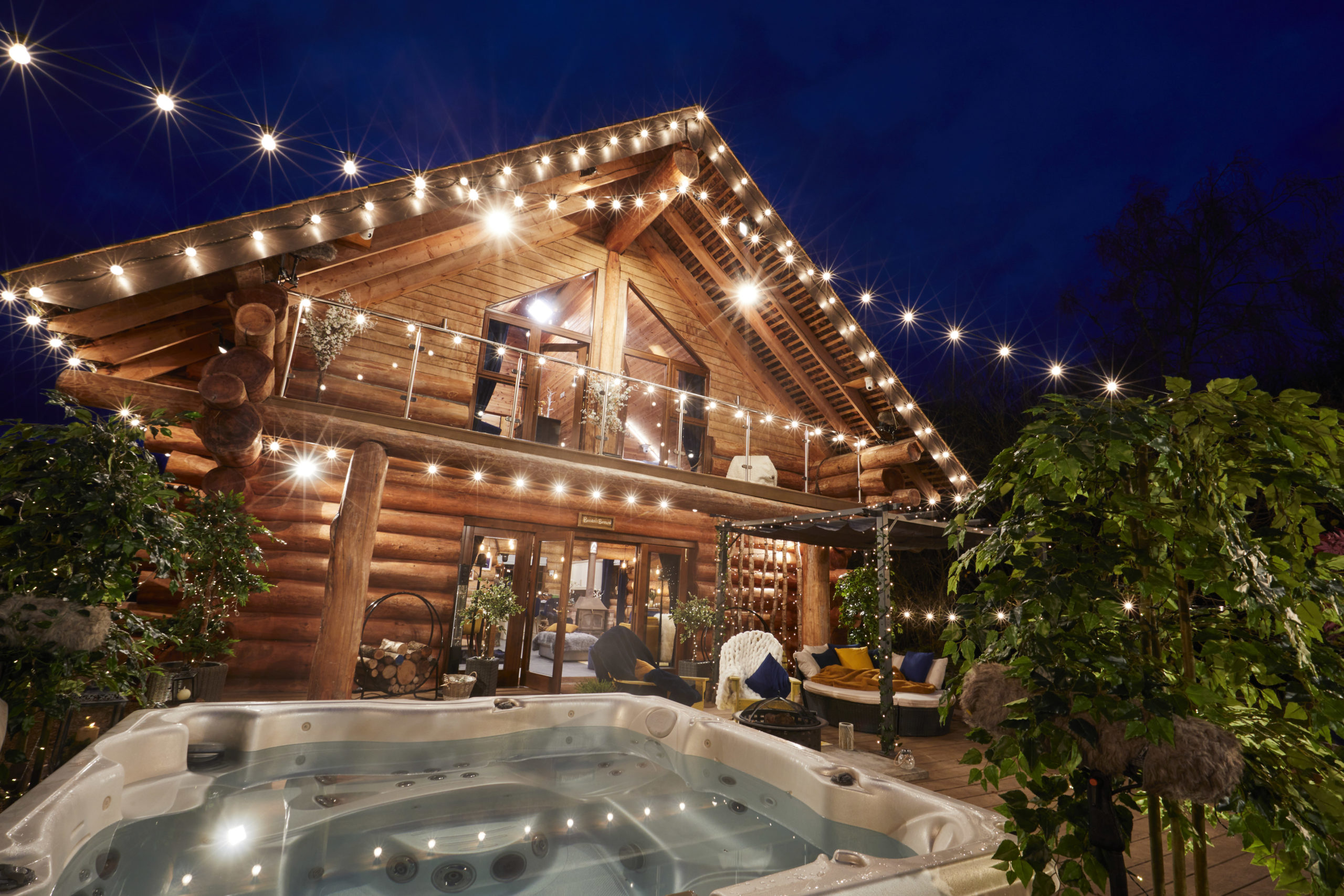 The Cabins on ITV2 is set to become our new dating show obsession