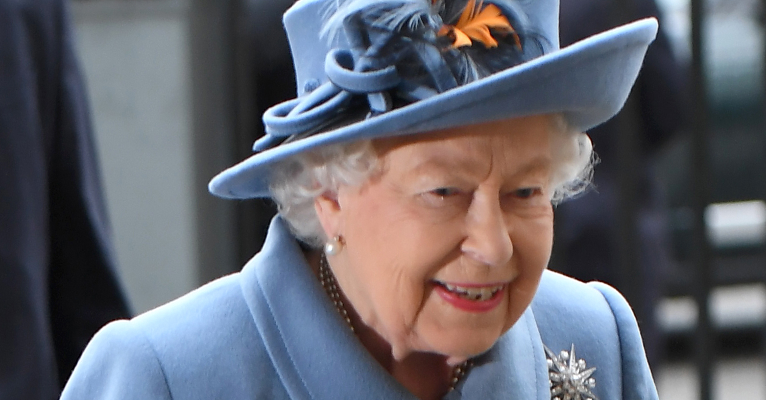 the queen christmas happy