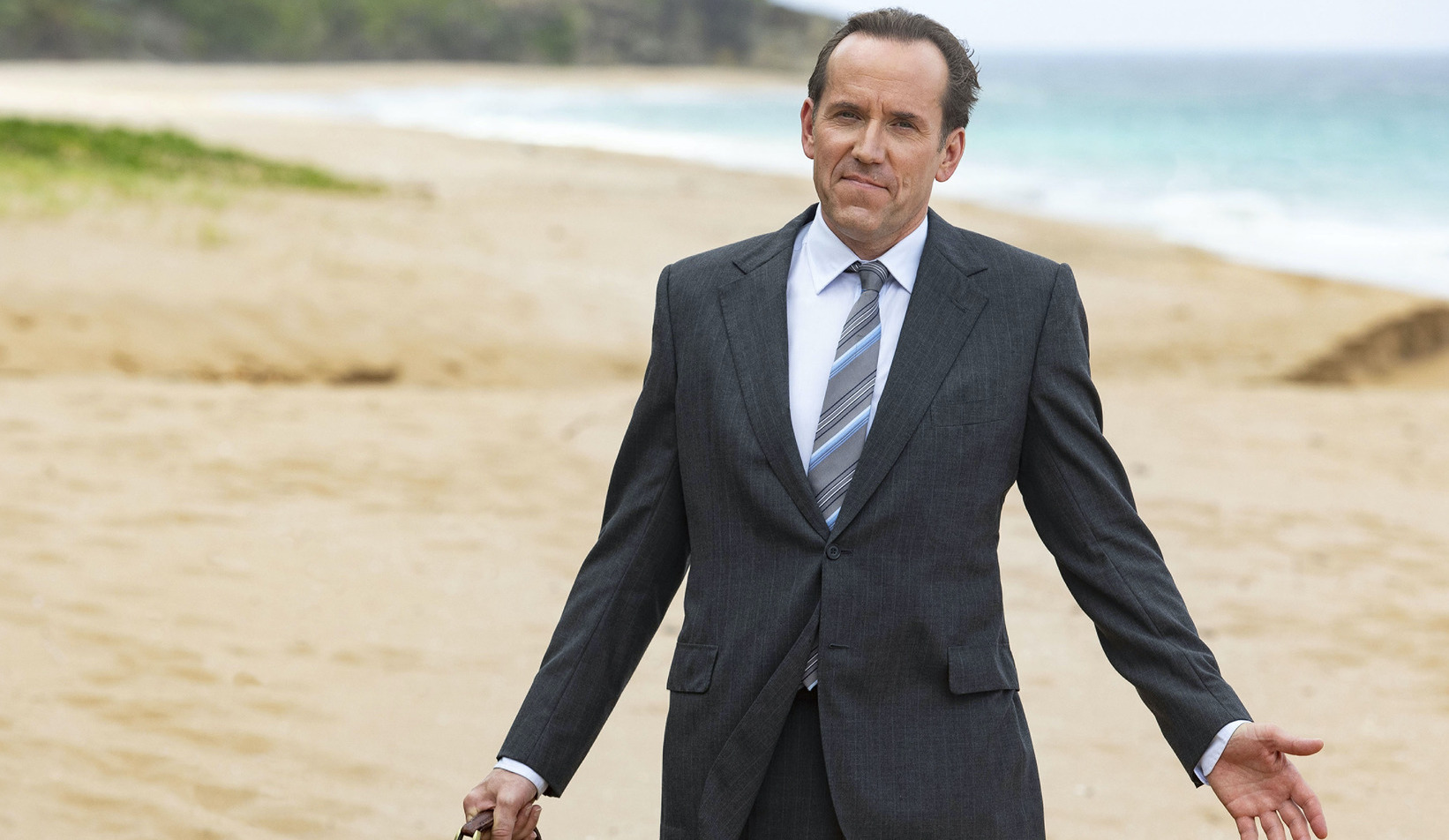 Fans wDeath In Paradise: Viewers go wild for teaser trailer featuring DI RIchard Pooleent wild after seeing a Death In Paradise traile featuring richard poole