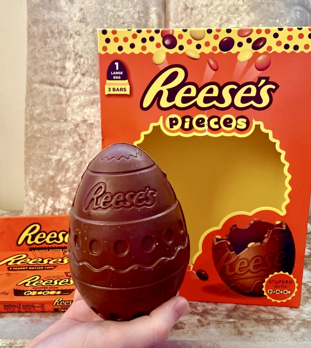 Reese's pieces easter egg