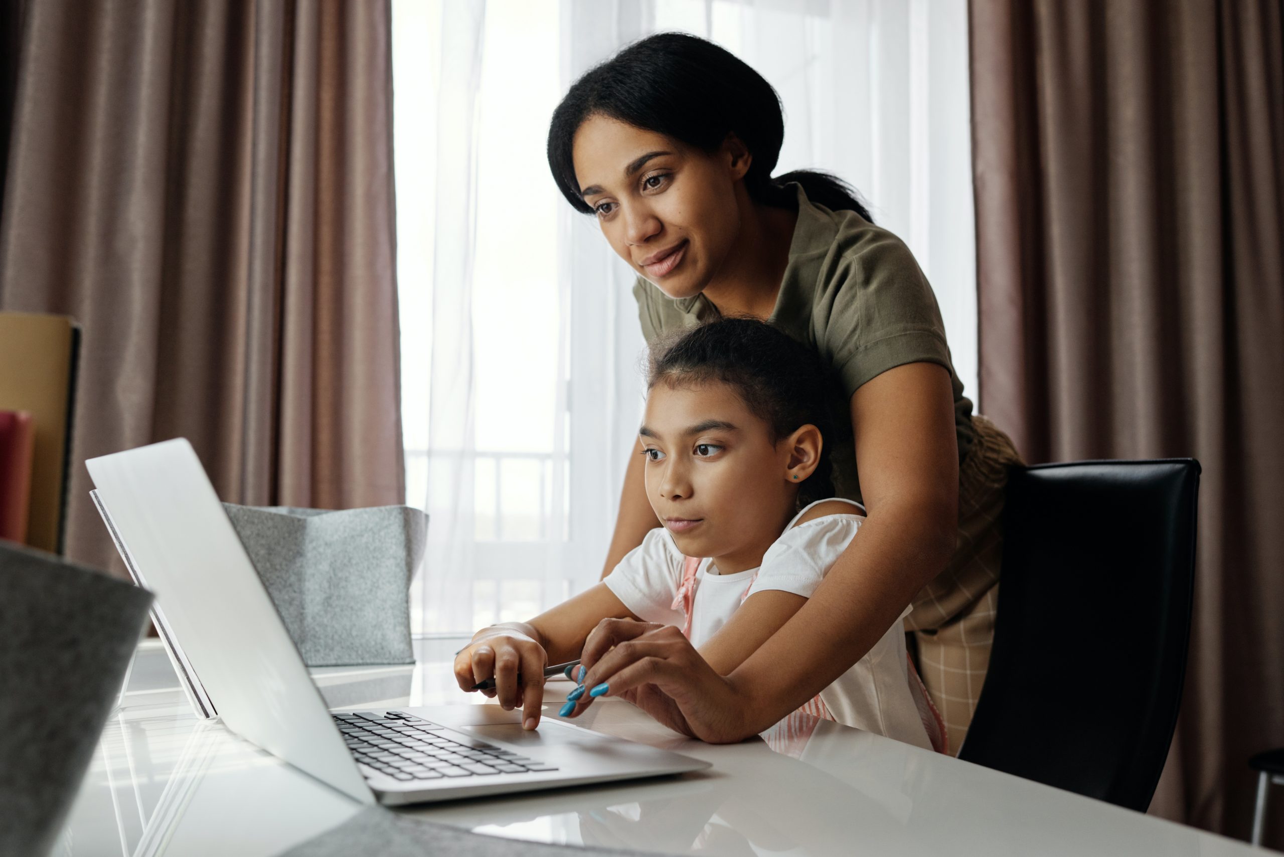 happy mum homeschooling