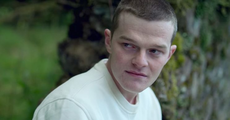 Who plays Rob in Behind Her Eyes on Netflix?