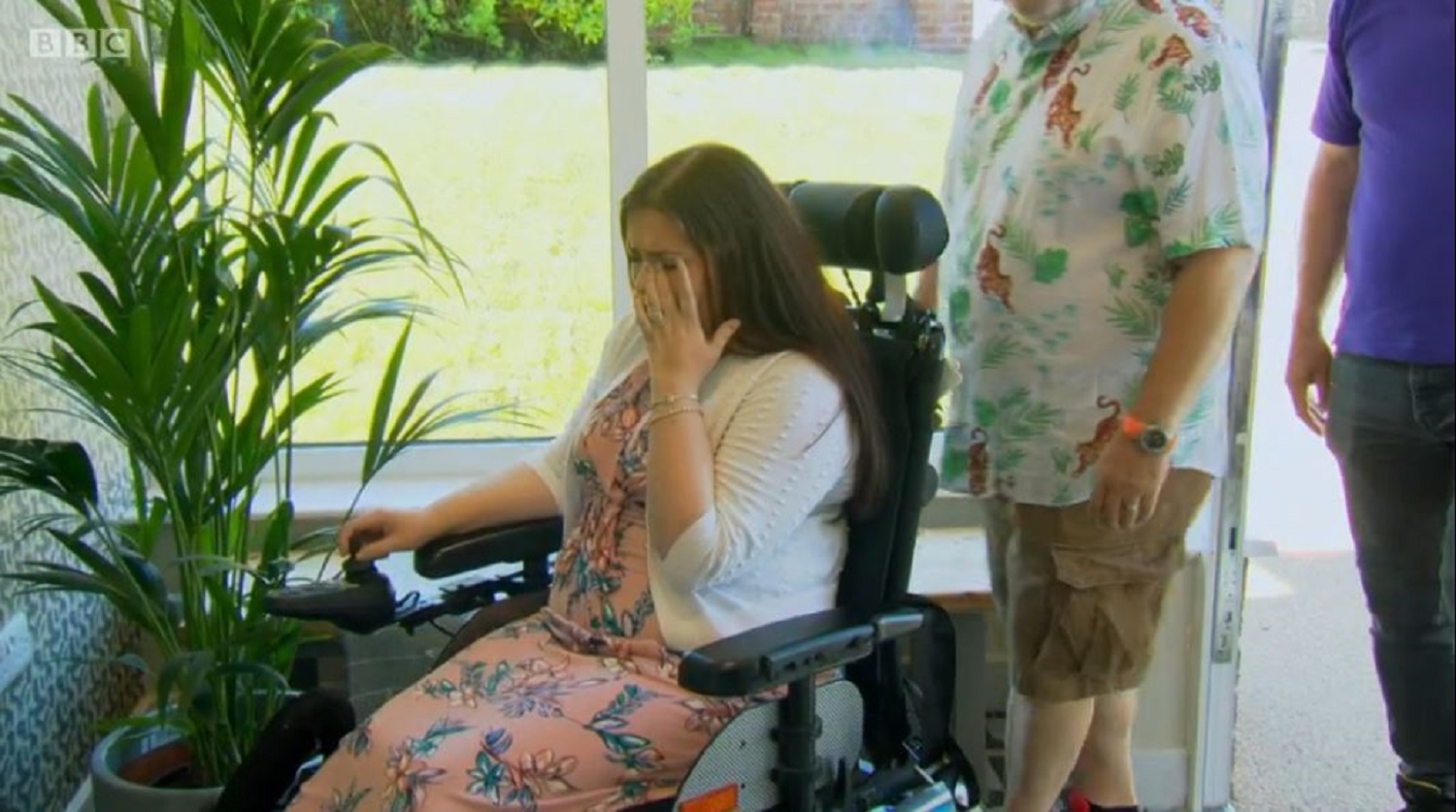 Mandy crying on DIY SOS
