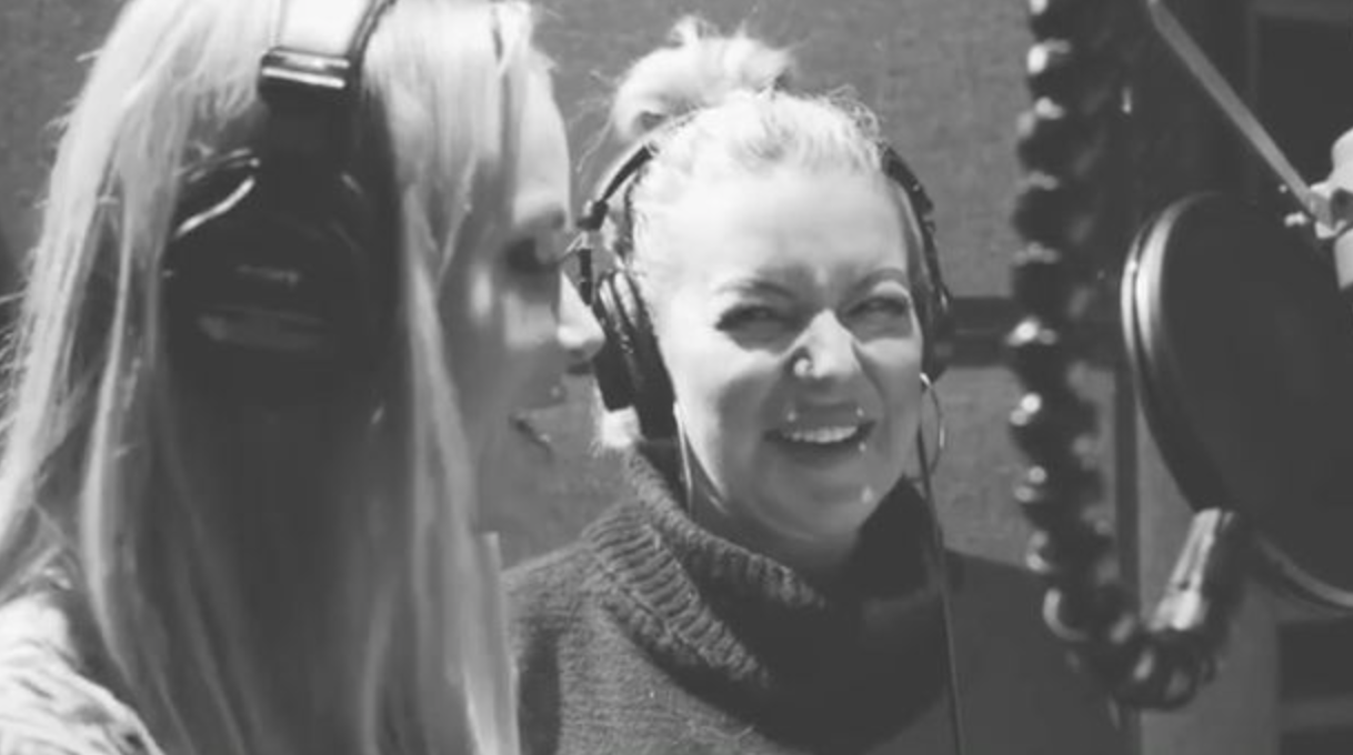 Amanda Holden and Sheridan Smith sing together
