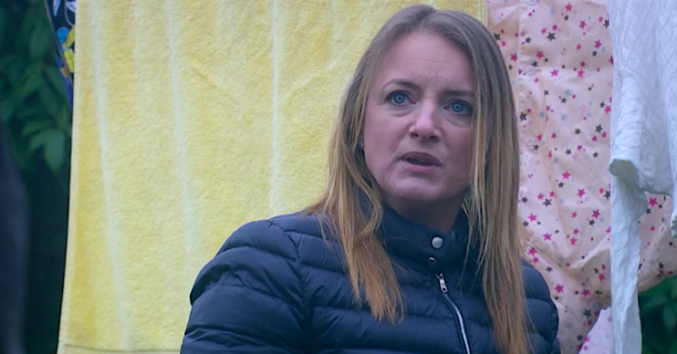 Nicola in Emmerdale hung her washing out in the freezing fog