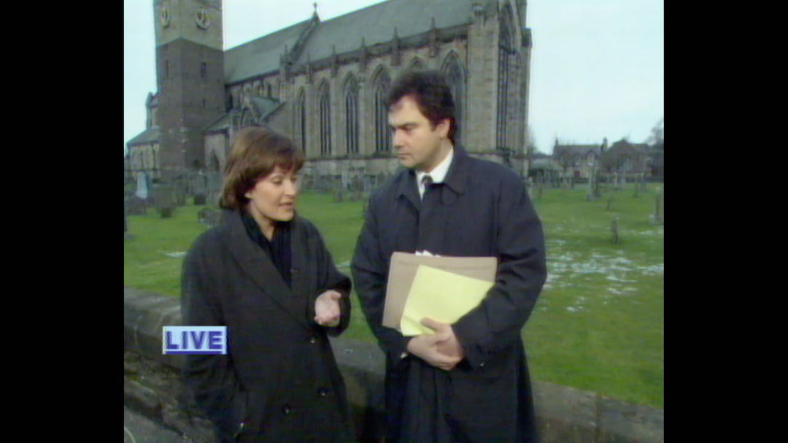 Archive footage of Lorraine Kelly and Eamonn Holmes in Dunblane
