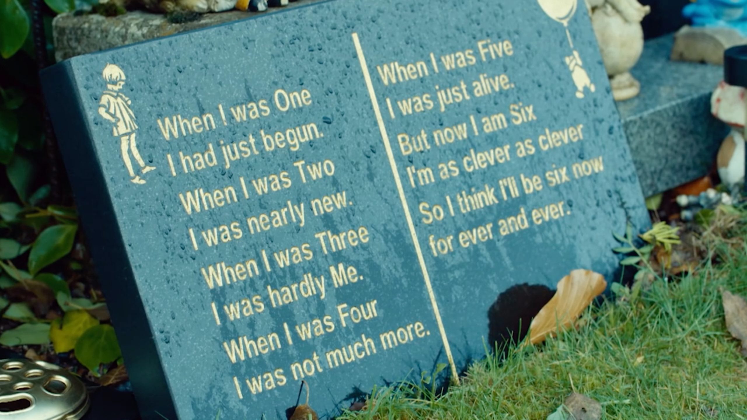 grave stone at dunblane