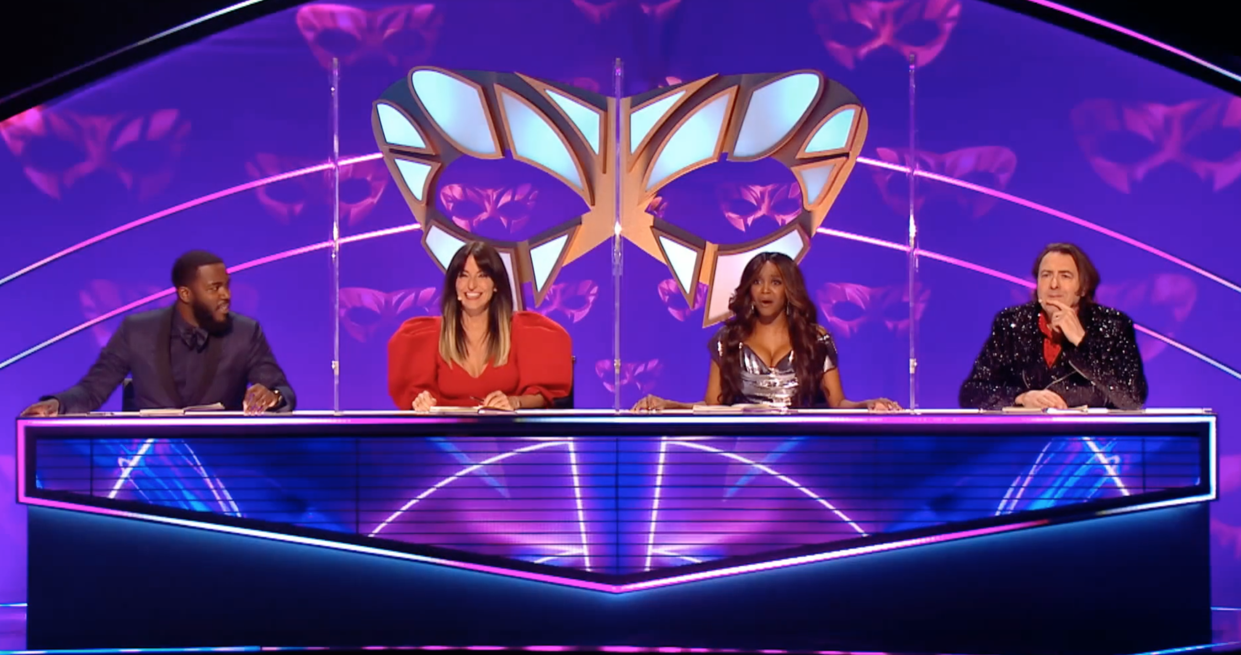 maskes dancer panel