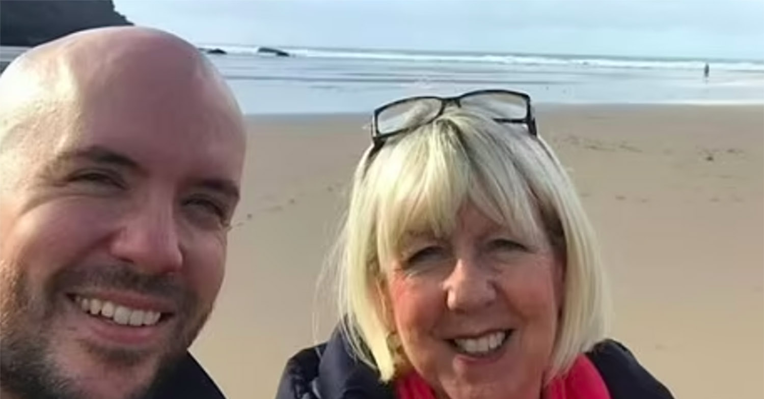 Tom Allen from Quizness with his mum