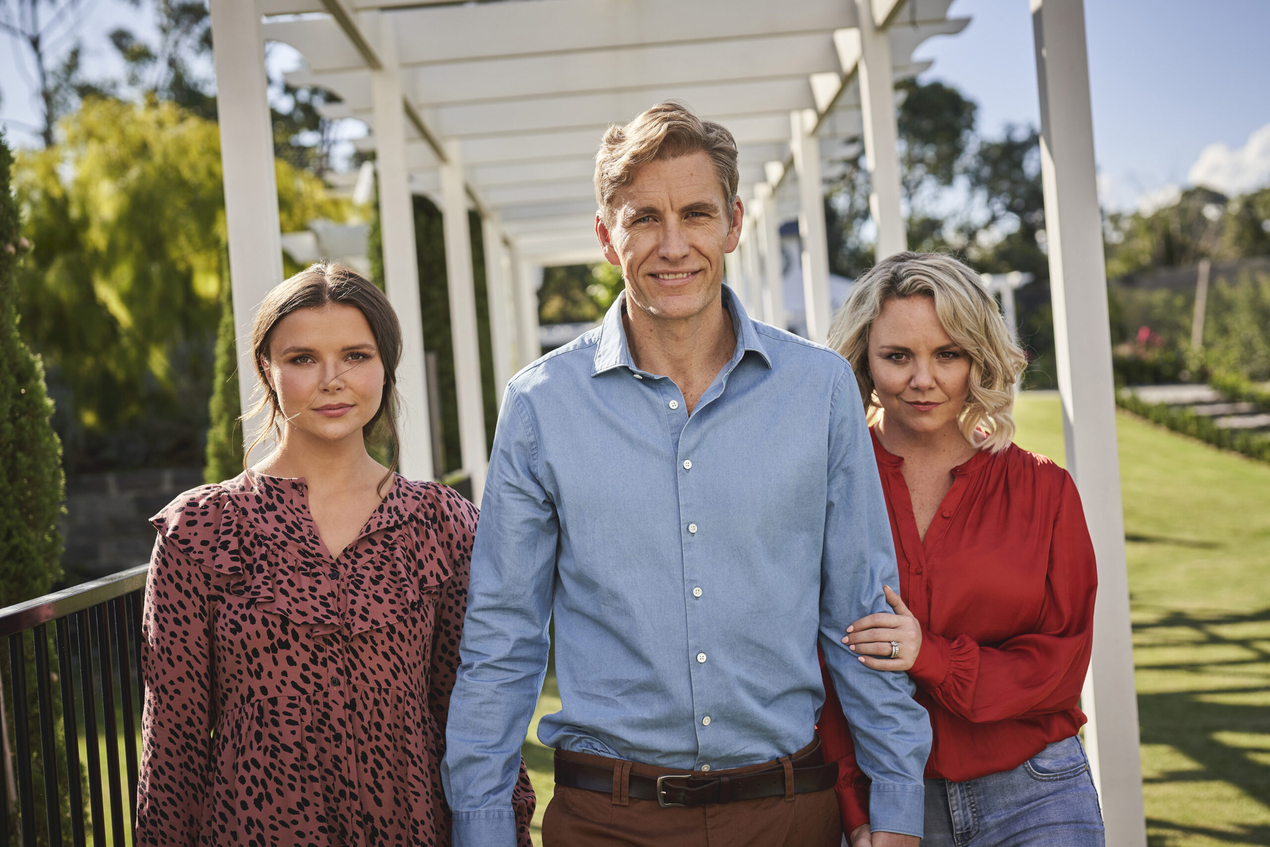 Lie with Me cast
